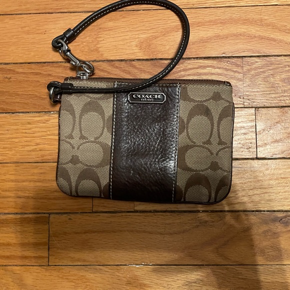 Coach wristlet - Picture 3 of 4